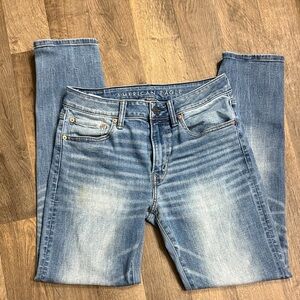 American Eagle Outfitters Men's Light- Med wash